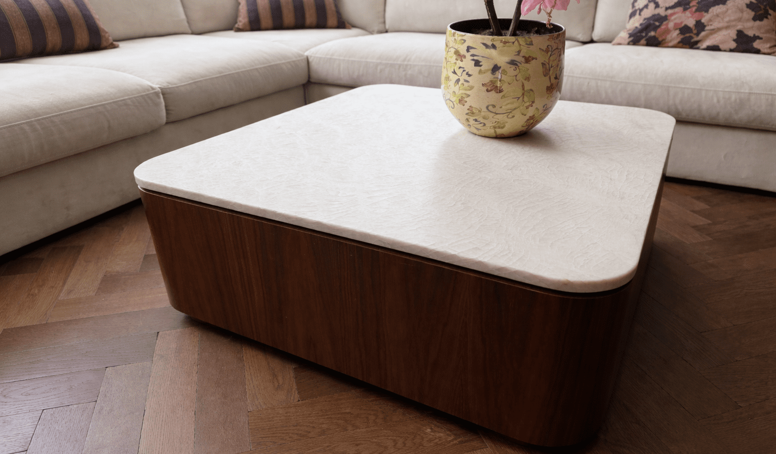 MEPPEL – Salontafel van Taj Mahal kwartsiet